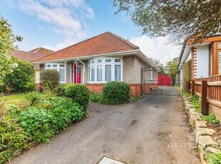 3 Bedroom Bungalow Bournemouth Bournemouth