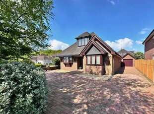 3 Bedroom Chalet For Sale In Walkford