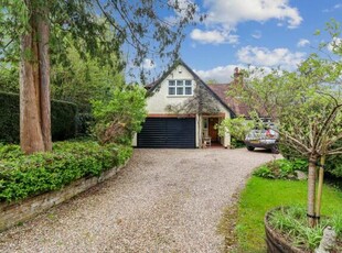 3 Bedroom Detached House For Sale In Chipperfield, Kings Langley
