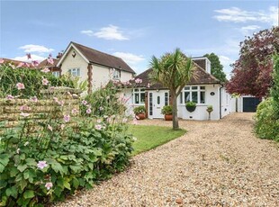 3 Bedroom Detached House For Sale In Farnham, Surrey