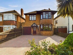 3 Bedroom Detached House For Sale In Goring-by-sea, Worthing