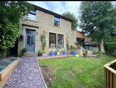3 Bedroom Detached House For Sale In Waterfoot, Rossendale