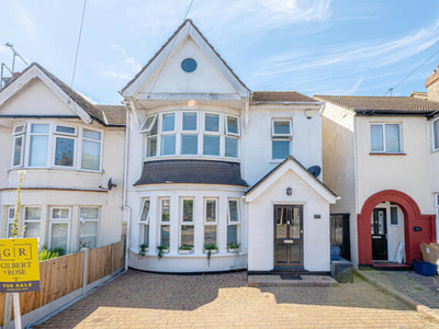 3 Bedroom End Of Terrace House For Sale In Leigh-on-sea