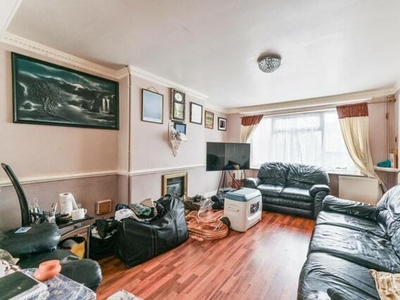 3 Bedroom End Of Terrace House For Sale In Upper Norwood, London
