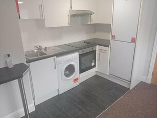 3 Bedroom Flat For Rent In Cardiff, Cardiff (of)