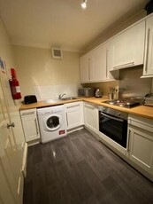 3 Bedroom Flat For Rent In City Centre, Dundee