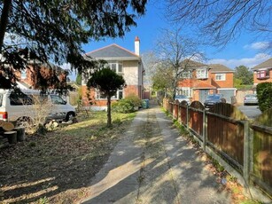 3 Bedroom Flat For Sale In Poole