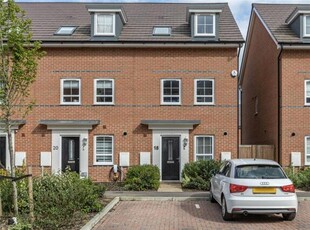 3 Bedroom House Chertsey Surrey