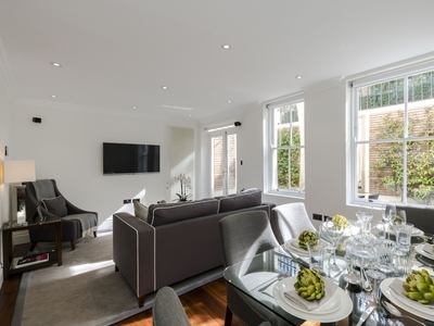 3 bedroom property to let in Kensington Gardens Square London W2