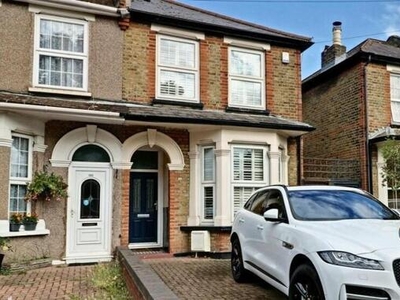 3 Bedroom Semi-detached House For Rent In Ilford