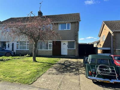 3 Bedroom Semi-detached House For Rent In Kettering