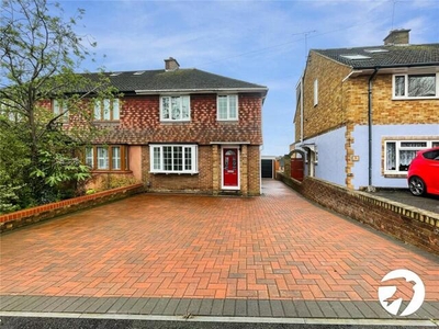 3 Bedroom Semi-detached House For Rent In Rochester, Kent