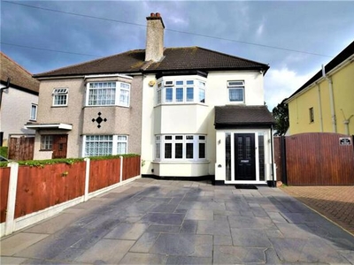 3 Bedroom Semi-detached House For Sale In Aveley, South Ockendon