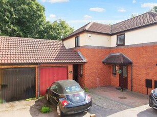 3 Bedroom Semi-detached House For Sale In Loughton