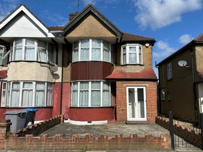 3 Bedroom Semi-detached House For Sale In Neasden, London