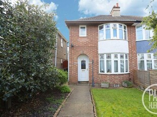 3 Bedroom Semi-detached House For Sale In Pakefield