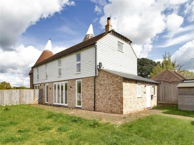 3 Bedroom Semi-detached House For Sale In Tonbridge, Kent