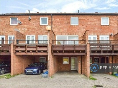 3 Bedroom Terraced House For Rent In Neath Hill, Milton Keynes