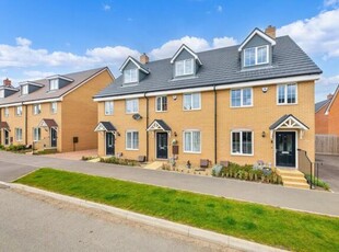 3 Bedroom Town House For Sale In Biggleswade