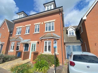 3 Bedroom Town House For Sale In Rochford, Essex