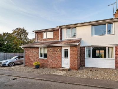 4 Bed House For Sale in Bradley Road, Henley-On-Thames, RG9 - 5198955