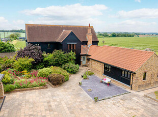 4 Bedroom Barn Conversion For Sale In Southend-on-sea