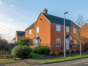 4 Bedroom Detached House For Sale In Bishops Itchington