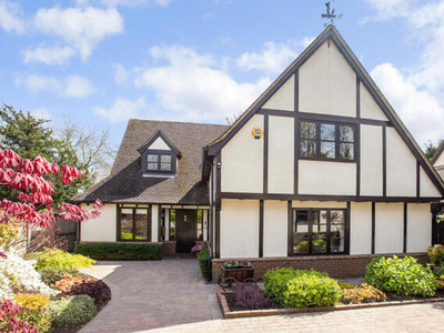 4 Bedroom Detached House For Sale In Caterham