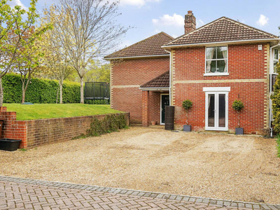 4 Bedroom Detached House For Sale In Curbridge, Hampshire