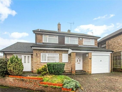 4 Bedroom Detached House For Sale In Dunstable, Bedfordshire