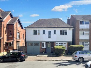4 Bedroom Detached House For Sale In Leicester