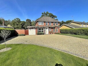 4 Bedroom Detached House For Sale In South Wootton
