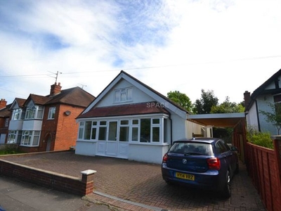 4 bedroom detached house to rent Reading, RG6 1HD