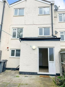 4 Bedroom End Of Terrace House For Rent In Corby, Northamptonshire