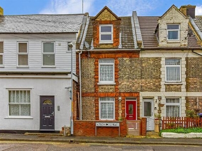 4 Bedroom End Of Terrace House For Sale In Dover