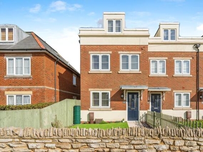 4 Bedroom End Of Terrace House For Sale In Lee-on-the-solent