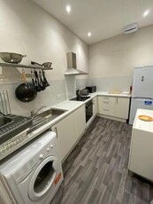 4 Bedroom Flat For Rent In Bruntsfield, Edinburgh