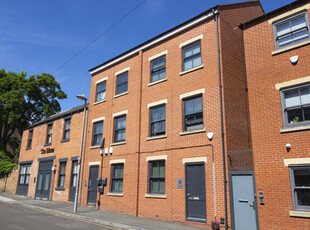 4 Bedroom Flat For Rent In North Sherwood Street, Nottingham
