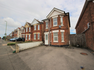4 Bedroom House Of Multiple Occupation For Sale In Bournemouth, Dorset