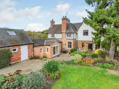 4 Bedroom Link Detached House For Sale In Dale Abbey
