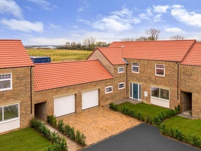 4 Bedroom Link Detached House For Sale In Monks Court, Bagby Lane