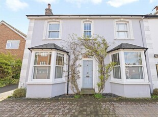 4 Bedroom Link Detached House For Sale In Reigate, Surrey