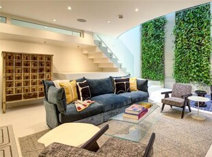 4 Bedroom Mews Property For Rent In
South Kensington