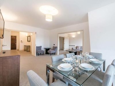 4 Bedroom Penthouse For Rent In St John's Wood, London
