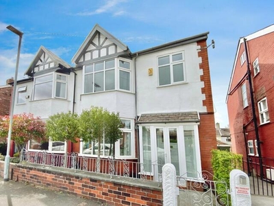 4 Bedroom Semi-detached House For Rent In Didsbury, Manchester