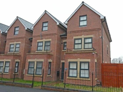 4 Bedroom Semi-detached House For Rent In Manchester, Lancashire