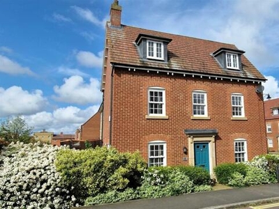 4 Bedroom Semi-detached House For Sale In Great Denham