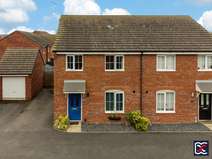 4 Bedroom Semi-detached House For Sale In Pineham Village, Northampton