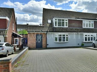 4 Bedroom Semi-detached House For Sale In Potters Bar