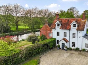 4 Bedroom Semi-detached House For Sale In Romsey, Hampshire